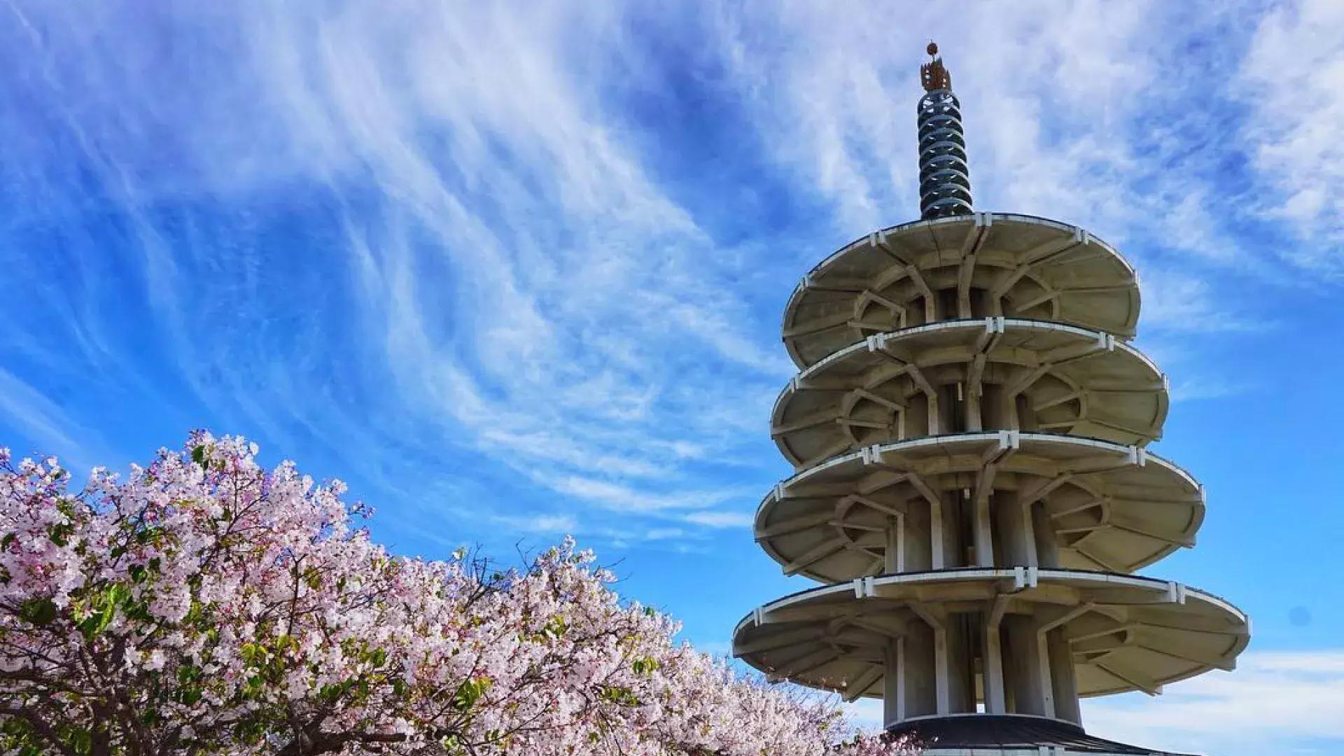 ジャパンタウンの平和塔
